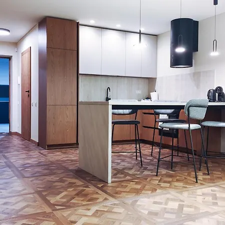 Luka Brown * Паланга